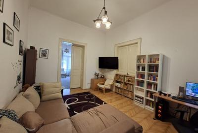 Apartament cu 4 camere circular, mobilat în P-ța Maria