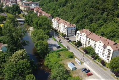 Teren de vânzare – Băile Herculane, zonă centrală, deschidere la râul Cerna - 3