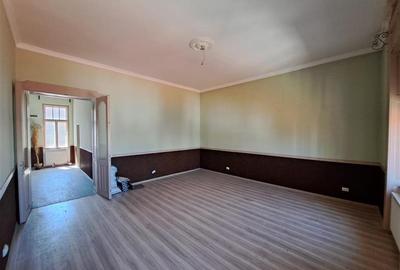 Apartament cu 3 camere, decomandat, situat in zona Semicentrala! - 2