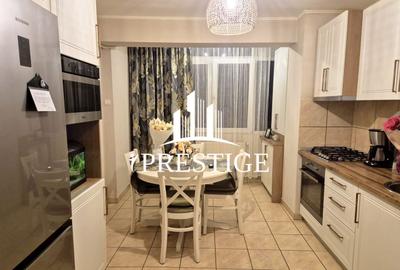 Apartament cu 3 camere decomandat, mobilat în Vasile Aaron