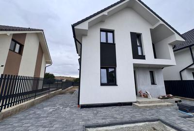 Casă individuală cu 5 camere în Șura Mare