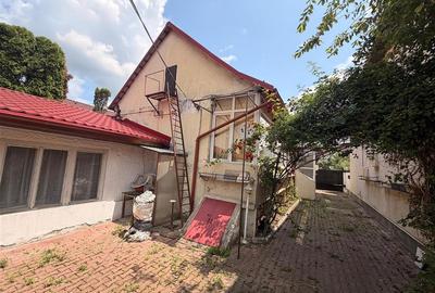 Casă individuală cu 6 camere în Aurel Vlaicu