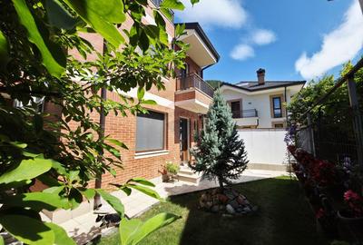 Casă individuală cu 3 camere în Central