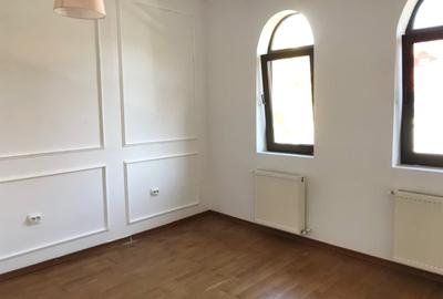 Vila renovata de inchiriat zona Kiseleff, 3 intrari - 8