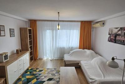 Apartament cu 3 camere semidecomandat, mobilat în Ghencea
