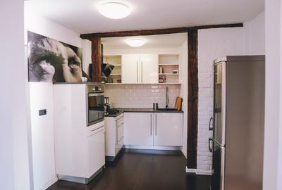 Apartament cu 3 camere decomandat, mobilat în Ultracentral