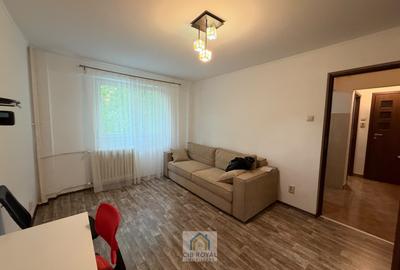 Apartament cu 2 camere decomandat în Victoriei