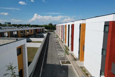 Casă individuală cu 5 camere decomandat în Pipera