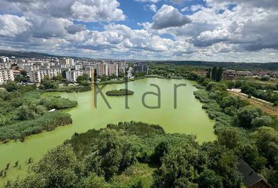 Apartament cu 3 camere semidecomandat, mobilat în Între Lacuri