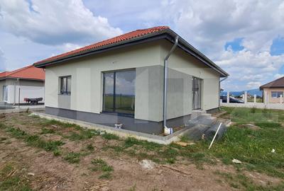 Casă individuală cu 3 camere în Prejmer