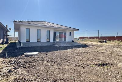 Casă cu 4 camere la alb de vânzare in Livada de Bihor - 9