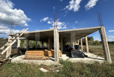 Casa  in constructie 300 mp, teren 5000 mp, zona Ursati - 5