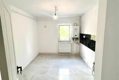 Apartament cu 4 camere decomandat în Dacia