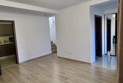 Duplex cu 3 camere în Trivale Platou
