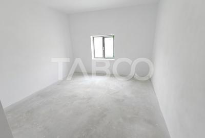 Casa spatioasa - aer curat si priveliste spre munti - teren 1203 mp - 24