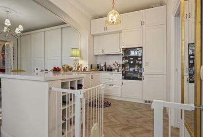 Apartament premium în vilă interbelică | Zona Cașin – Arcul de Triumf | Curte - 12