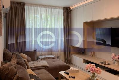Apartament cu 3 camere decomandat în Titan