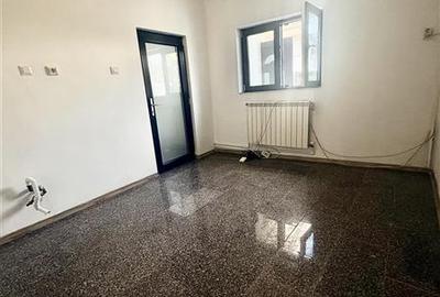 Spațiu comercial, de 40 mp, în Trocadero