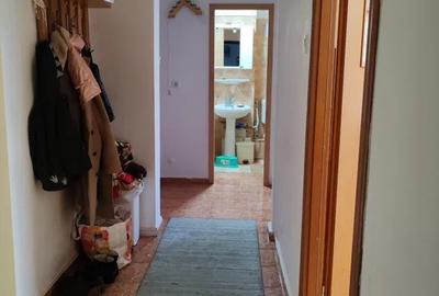 Apartament cu 2 camere decomandat, etaj 1/4, zona Dacia - 3