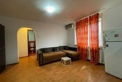 Apartament cu 3 camere semidecomandat în Spitalului