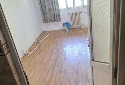 Vânzare garsonieră zona cet nemobilată 21 mp - 1