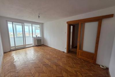 Apartament cu 3 camere decomandat în Bălcescu