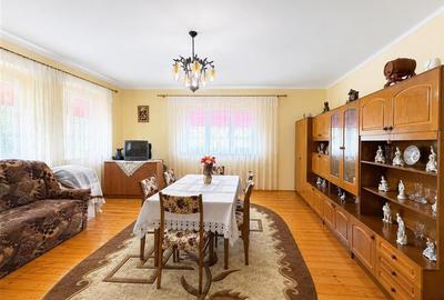 Casă individuală cu 4 camere în Bazna