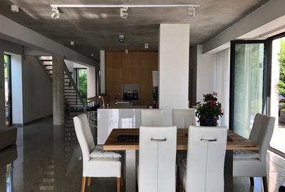 Casă individuală cu 6 camere în Băneasa