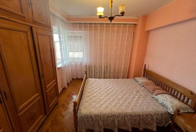 De vanzare Apartament 3 camere, zona Centru. - 9