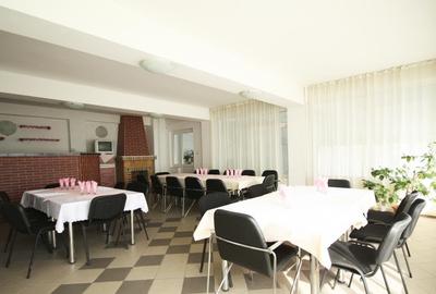 Hotel DN1, Busteni, parcare curte 20 masini, Comision 0 - 4