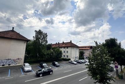 Apartament 3 camere bloc vila - 75 mp + parcare - Tractorul 137500 euro - 2
