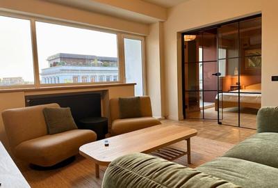 Apartament cu 3 camere semidecomandat în Calea Victoriei