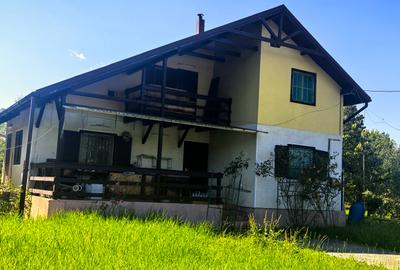 Casă individuală cu 4 camere în Central
