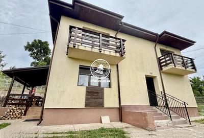 Casă cu 3 camere în Aroneanu