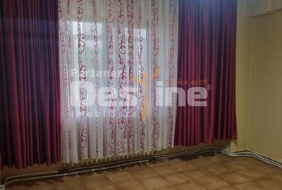 Apartament de vanzare CU 3 CAMERE LA 5 CALARASI - 1