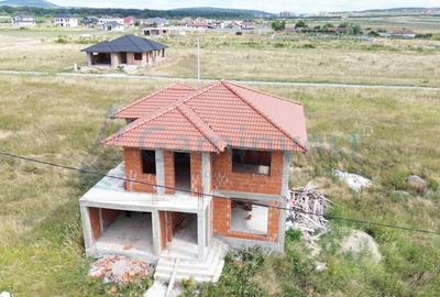 Casa spatioasa cu etaj la rosu de vanzare, Cihei, Bihor - 2