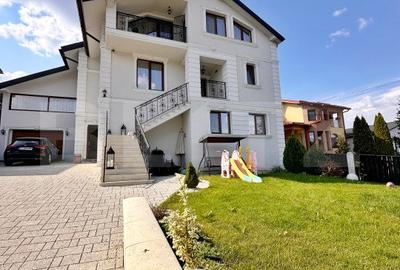 Casă individuală cu 9 camere în Sud-Est