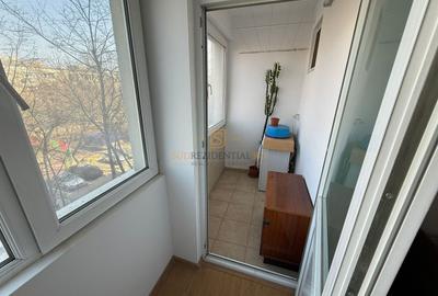 Apartament 3 camere semidecomandat, 2 balcoane, Bld Alexandru Obregia - 12