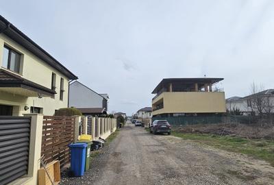 Teren Construcții intravilan de 690 mp, în Odăi