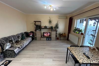 1 Decembrie  2 Camere Bloc 2014 Caramida 52 Mp Loc Parcacare 15 Min Metrou - 15