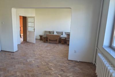Casă cu Etaj în Păulești - 12