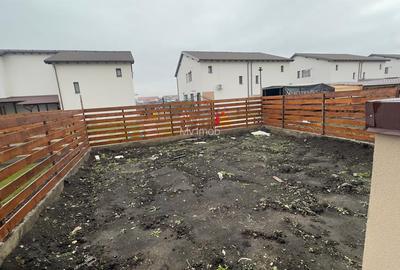 Garsoniera la prima inchiriere la parter cu gradina la intrare in Sanpetru - 10