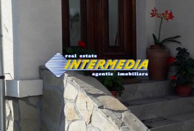 Casă individuală cu 3 camere în Central