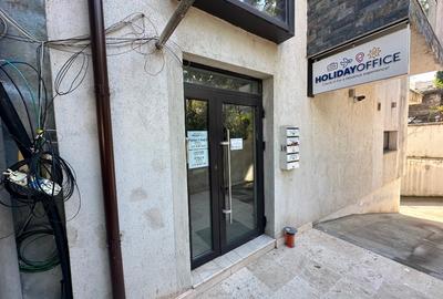 Apartament cu 3 camere semidecomandat în Dorobanți