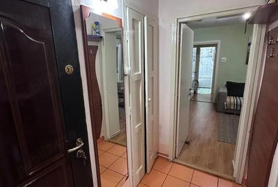 Apartament cu 3 camere, etajul 2/4, zona Podu Ros - 7