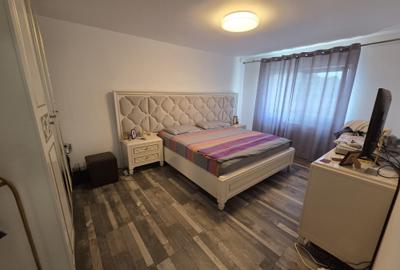 Apartament cu 2 camere decomandat în Nicolina