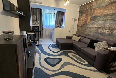 Apartament cu 3 camere decomandat, mobilat în Apărătorii Patriei
