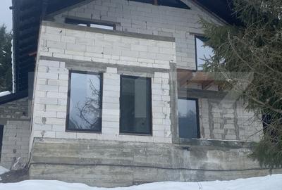 Casă individuală cu 4 camere în Exterior Vest