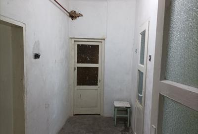 Apartament 3 camere liber la vanzare zona Central - 15