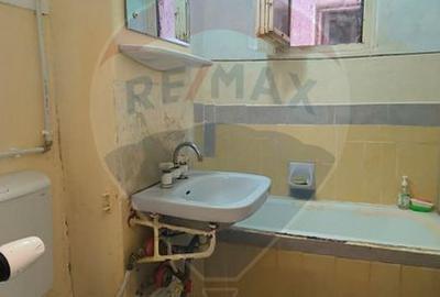 Apartament cu 3 camere de vânzare, decomandat Micro 17- Galați - 9